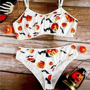 (NWOT) Halloween Lingerie Bralette and Panty Set | Size 1X 🎃